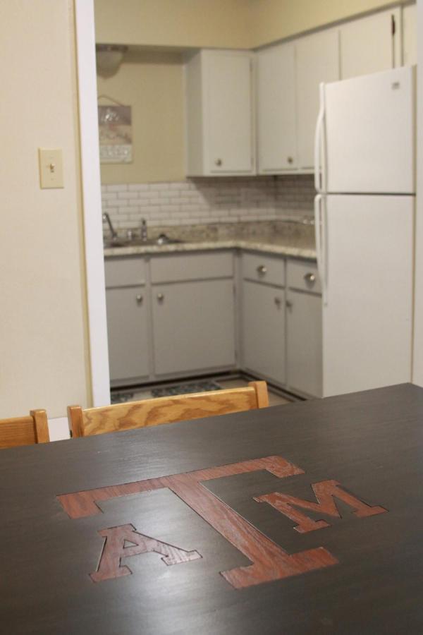 Cool & Comfy Condo! Family Friendly! Колидж Стейшън Екстериор снимка